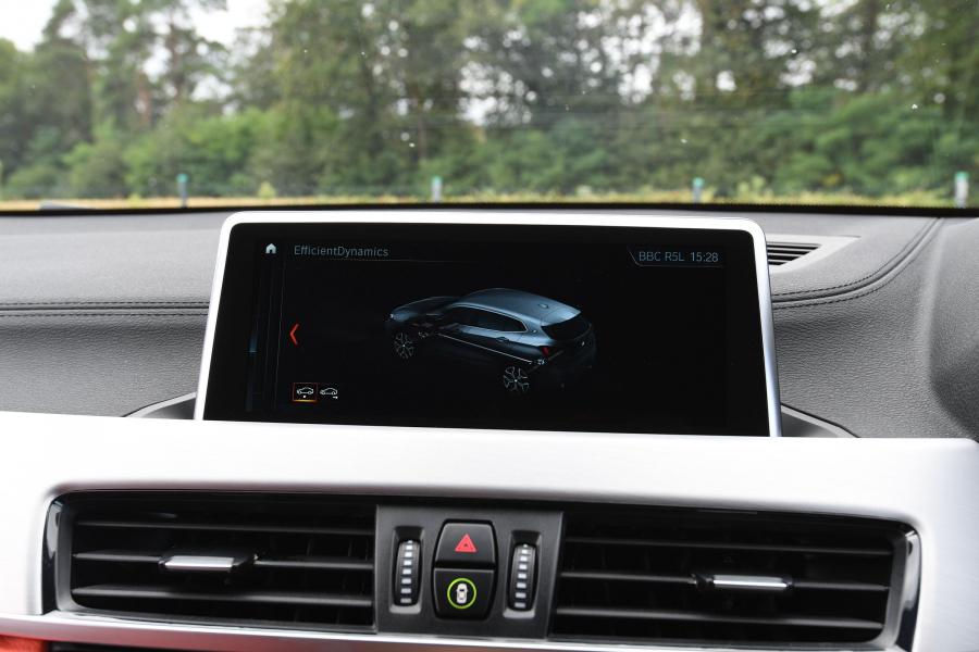 Детали интерьера BMW X2 M35i (F39) 2019 года  (UK) (фото 2 из 15)